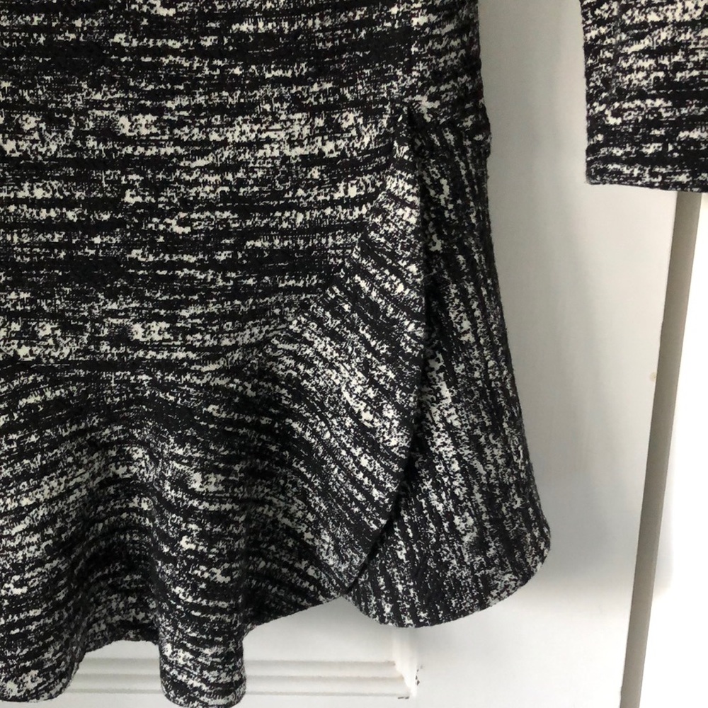 Banana Republic Tweed Ruffle Hem dress - Picture 3 of 4